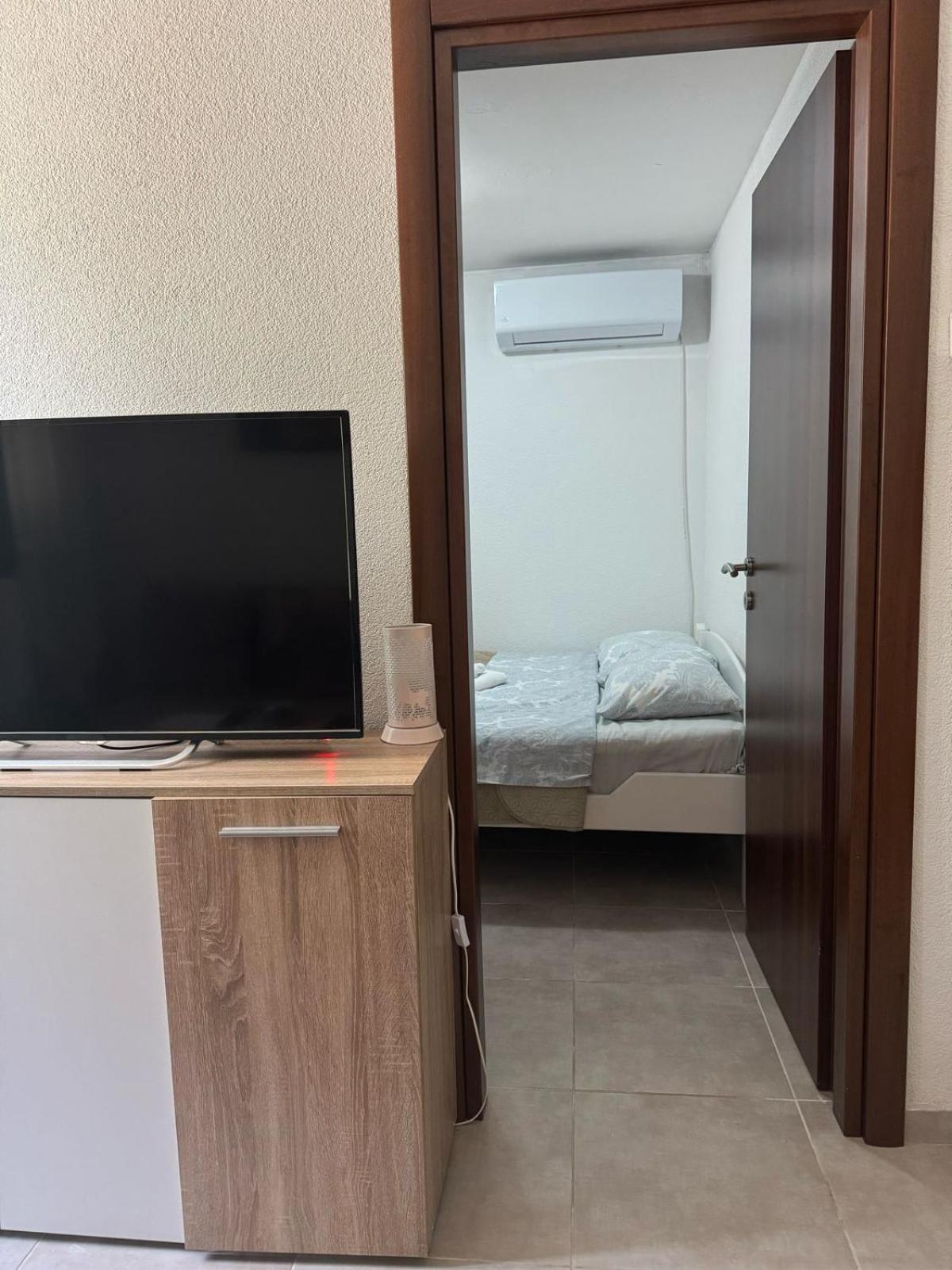 Midpoint Appartement Kotor Buitenkant foto